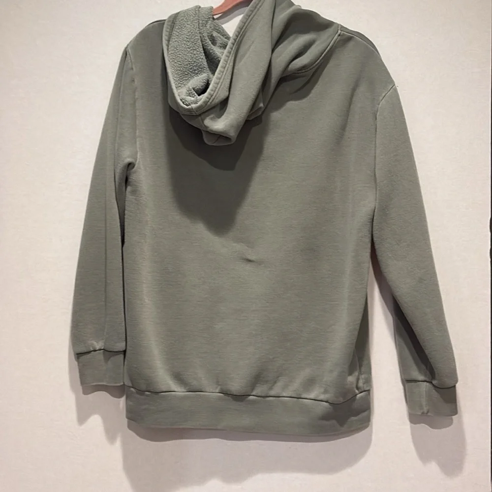 The Commons (from stitch fix) - the everyone graphic hoodie. Girls. Size XL